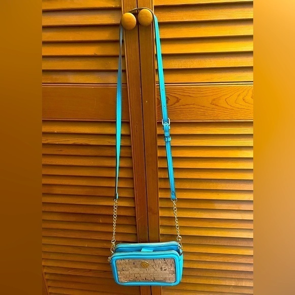 Boho Relove: Ann Klein Green+ Gold Cork Camera Crossbody *MINT* - Picture 2 of 7